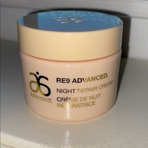 Arbonne RE9 advanced night repair cream